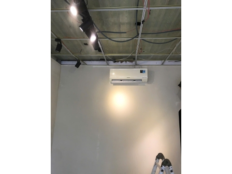 Lắp đặt máy lạnh nhà dân